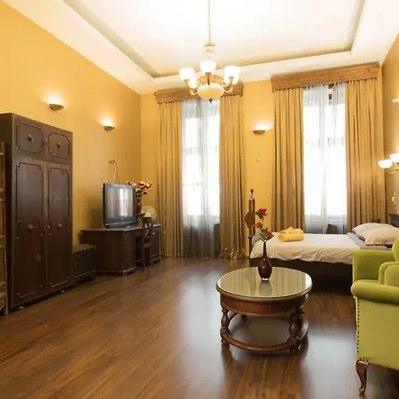 Royal Suites *